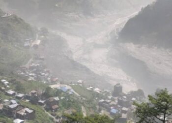 Nepal’de yeni sel tehlikesi: Çalışmalar askıya alındı Nepal’de yeni sel tehlikesi: Çalışmalar askıya alındı
