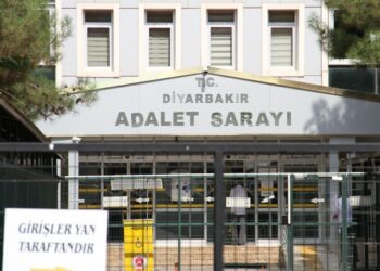 Diyarbakır’da gözaltılar Diyarbakır’da gözaltılar