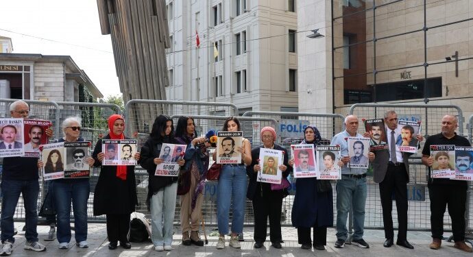 Cumartesi Anneleri, baba ve oğul Çelik’in akıbetini sordu Cumartesi Anneleri, baba ve oğul Çelik’in akıbetini sordu