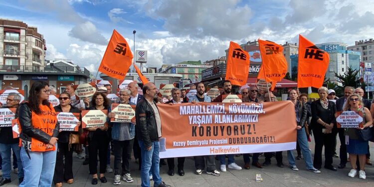 Kuzey Demiryolu Projesine karşı Çekmeköy Meydanı’nda Eylem