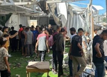 Gazze’de suya gidenler bombalandı, bir çocuk katledildi
