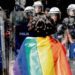 İzmir’de LGBTİ+’lara yönelik operasyonda 16 kişi tutuklandı
