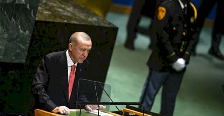 Erdoğan BM kürsüsünden LGBTİ+’ları hedef alan açıklamalarını yineledi Erdoğan BM kürsüsünden LGBTİ+’ları hedef alan açıklamalarını yineledi