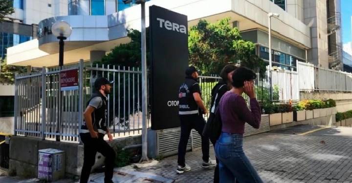 Sermaye piyasası soruşturmasında üç tutuklama daha: Tutuklu sayısı 17’ye yükseldi Sermaye piyasası soruşturmasında üç tutuklama daha: Tutuklu sayısı 17’ye yükseldi