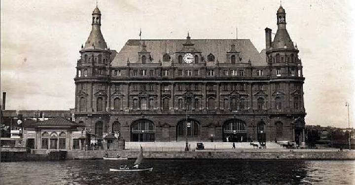 Haydarpaşa’nın açılışı 2027’ye ertelendi, gar mücadelesi pazar nöbetinde sürüyor Haydarpaşa’nın açılışı 2027’ye ertelendi, gar mücadelesi pazar nöbetinde sürüyor