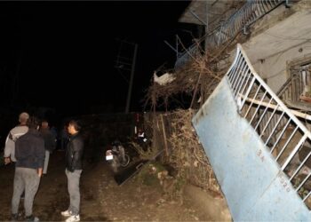 Antalya’da hortum: 4 işçi yaşamını yitirdi Antalya’da hortum: 4 işçi yaşamını yitirdi