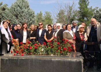 Mehmed Uzun Diyarbakır’da anıldı Mehmed Uzun Diyarbakır’da anıldı