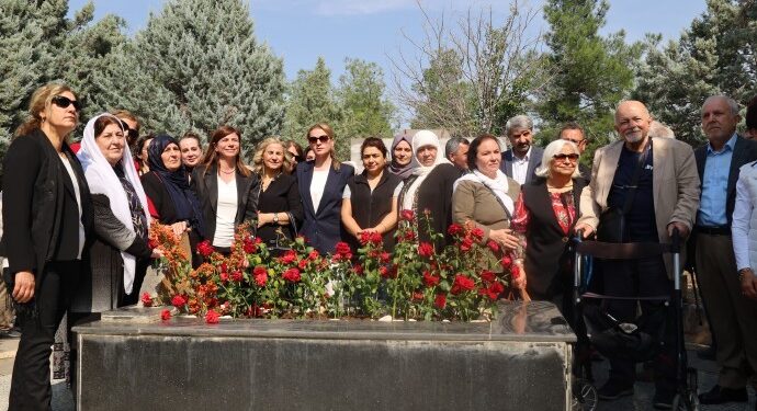 Mehmed Uzun Diyarbakır’da anıldı