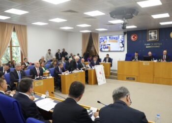 Bütçe görüşmeleri: 86 sayfalık sunumda yoksulluk kelimesi geçmiyor Bütçe görüşmeleri: 86 sayfalık sunumda yoksulluk kelimesi geçmiyor