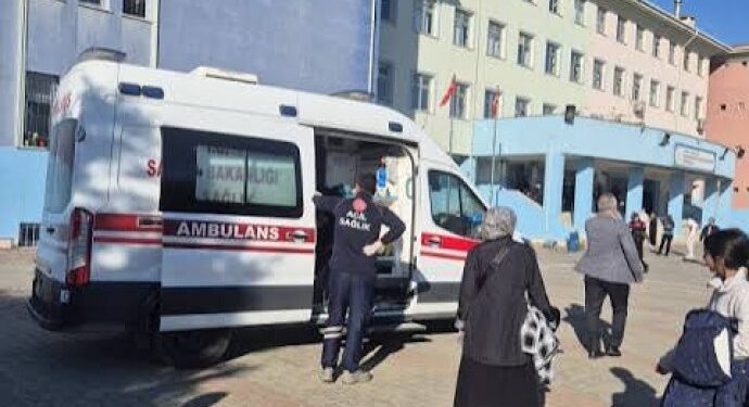 İstanbul’daki okul saldırısında bir öğrenci yaşamını yitirdi