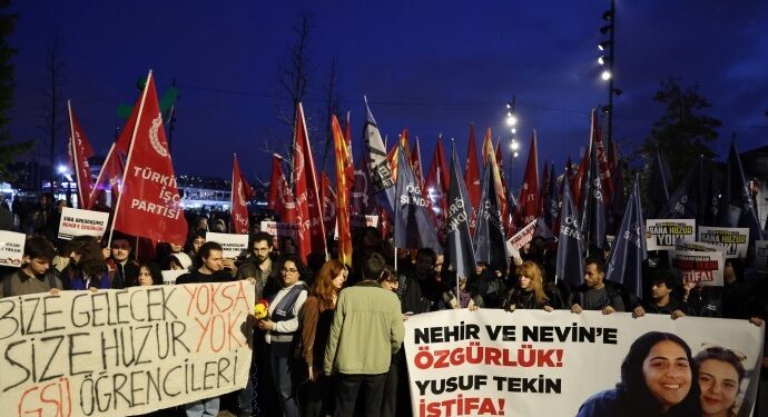 Tutuklu öğrenciler için eyleme katılan 4 öğrenci serbest bırakıldı