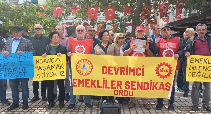 Ordu’da emeklilerden zam çağrısı: “Sadaka değil, hakkımızı istiyoruz” Ordu’da emeklilerden zam çağrısı: “Sadaka değil, hakkımızı istiyoruz”