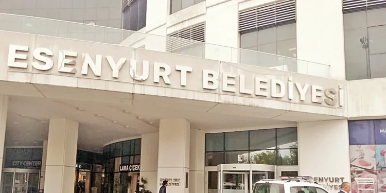 Kayyım yönetimindeki Esenyurt Belediyesi’ne operasyon: 17 gözaltı