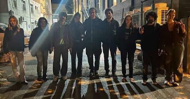 Soma’daki maden ölümlerini protesto eden 15 üniversiteli serbest bırakıldı Soma’daki maden ölümlerini protesto eden 15 üniversiteli serbest bırakıldı