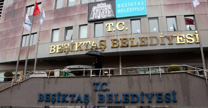 Beşiktaş Belediyesi’nde temizlik işçileri işten çıkarmalara karşı eylemde Beşiktaş Belediyesi’nde temizlik işçileri işten çıkarmalara karşı eylemde