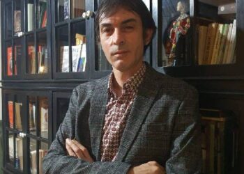 Gazeteci Bahadır Özgür fon soruşturması kapsamında gözaltına alındı Gazeteci Bahadır Özgür fon soruşturması kapsamında gözaltına alındı