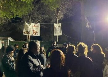 Ege Üniversitesi’nde kampüs köpekleri gece saatlerinde toplatıldı Ege Üniversitesi’nde kampüs köpekleri gece saatlerinde toplatıldı