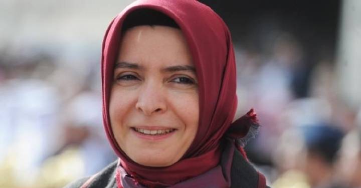 Fatma Betül Sayan Kaya’nın ablası Finlandiya Büyükelçiliği görevine başladı Fatma Betül Sayan Kaya’nın ablası Finlandiya Büyükelçiliği görevine başladı