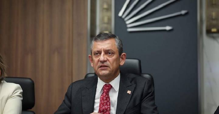 Özgür Özel’den AB’ye Libya tepkisi: Türkiye’nin hak ve menfaatleri ayrılıklarımızın üzerindedir Özgür Özel’den AB’ye Libya tepkisi: Türkiye’nin hak ve menfaatleri ayrılıklarımızın üzerindedir