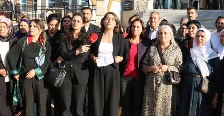 Siverek’te cinsel saldırı davası: Sanık avukatından kadına “Neden intihar etmedin?” sorusu Siverek’te cinsel saldırı davası: Sanık avukatından kadına “Neden intihar etmedin?” sorusu