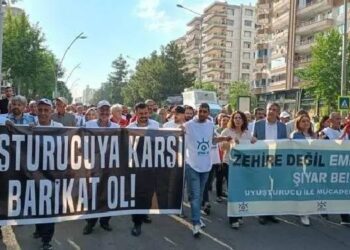Gençlere kurulan tuzaklar