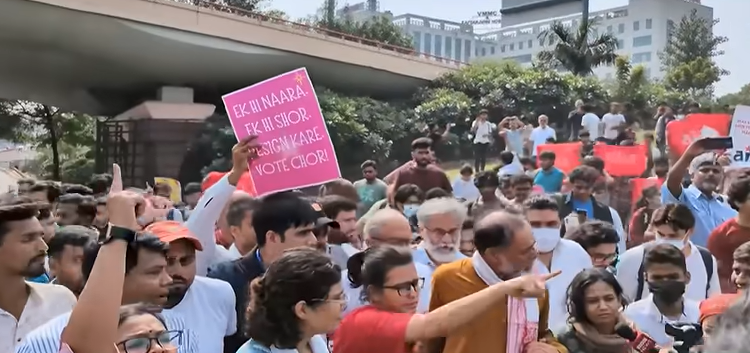 Delhi kuşatma altında